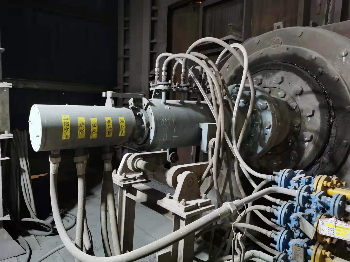 Rotary Joint for Metallurgical Converters, Mud Guns, and Ladle Turrets - 图片 5